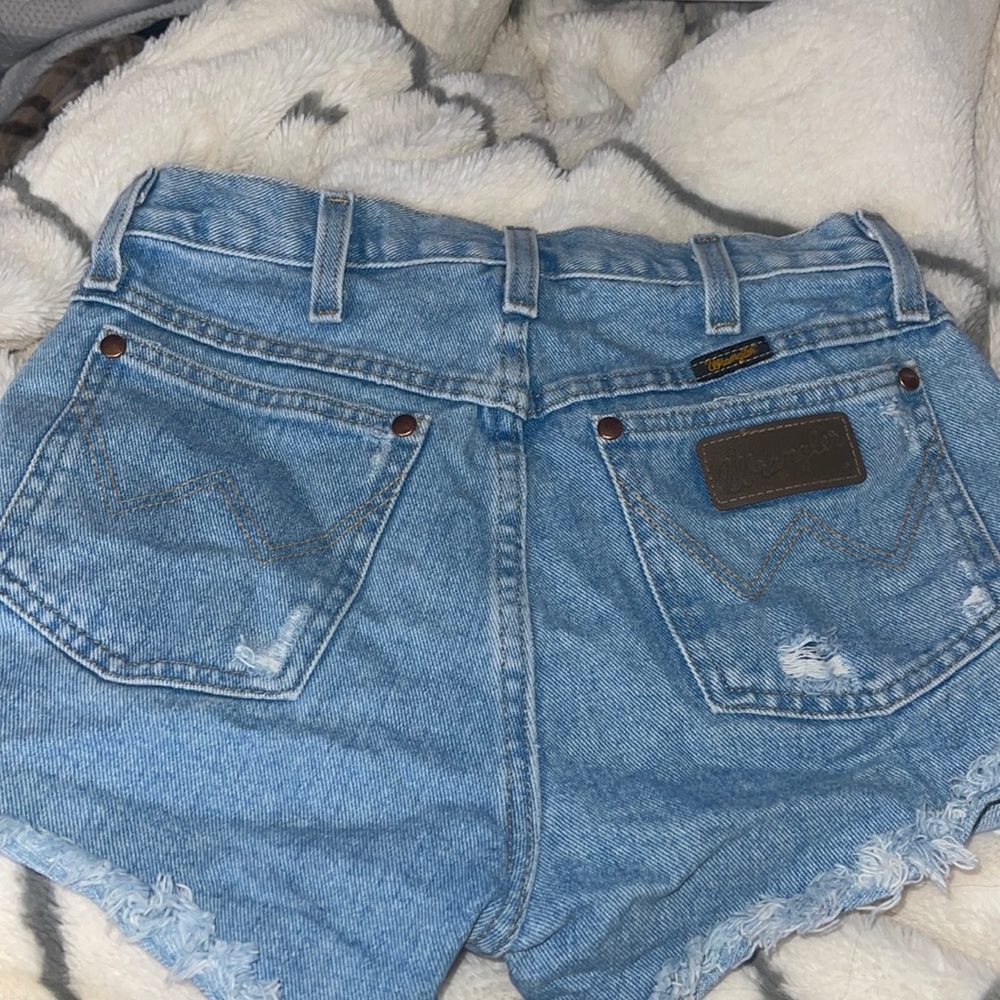 Adorable vintage wrangler high waist shorts!